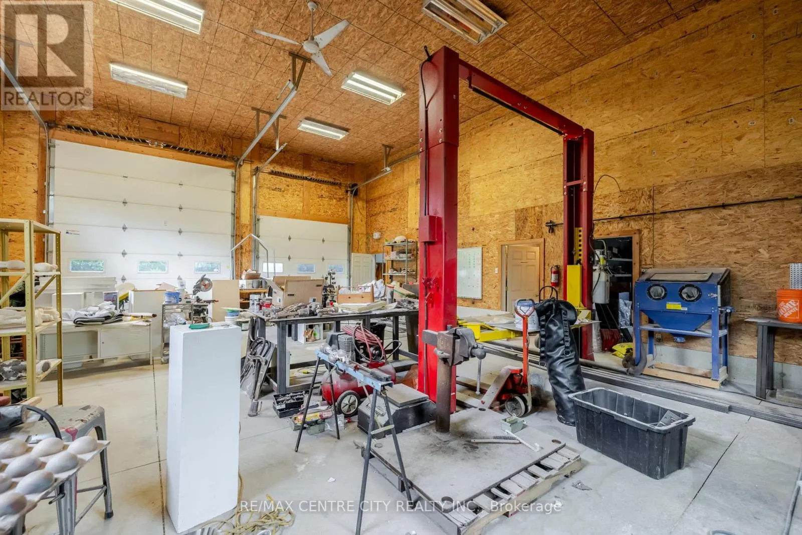 7641 LAKESHORE ROAD