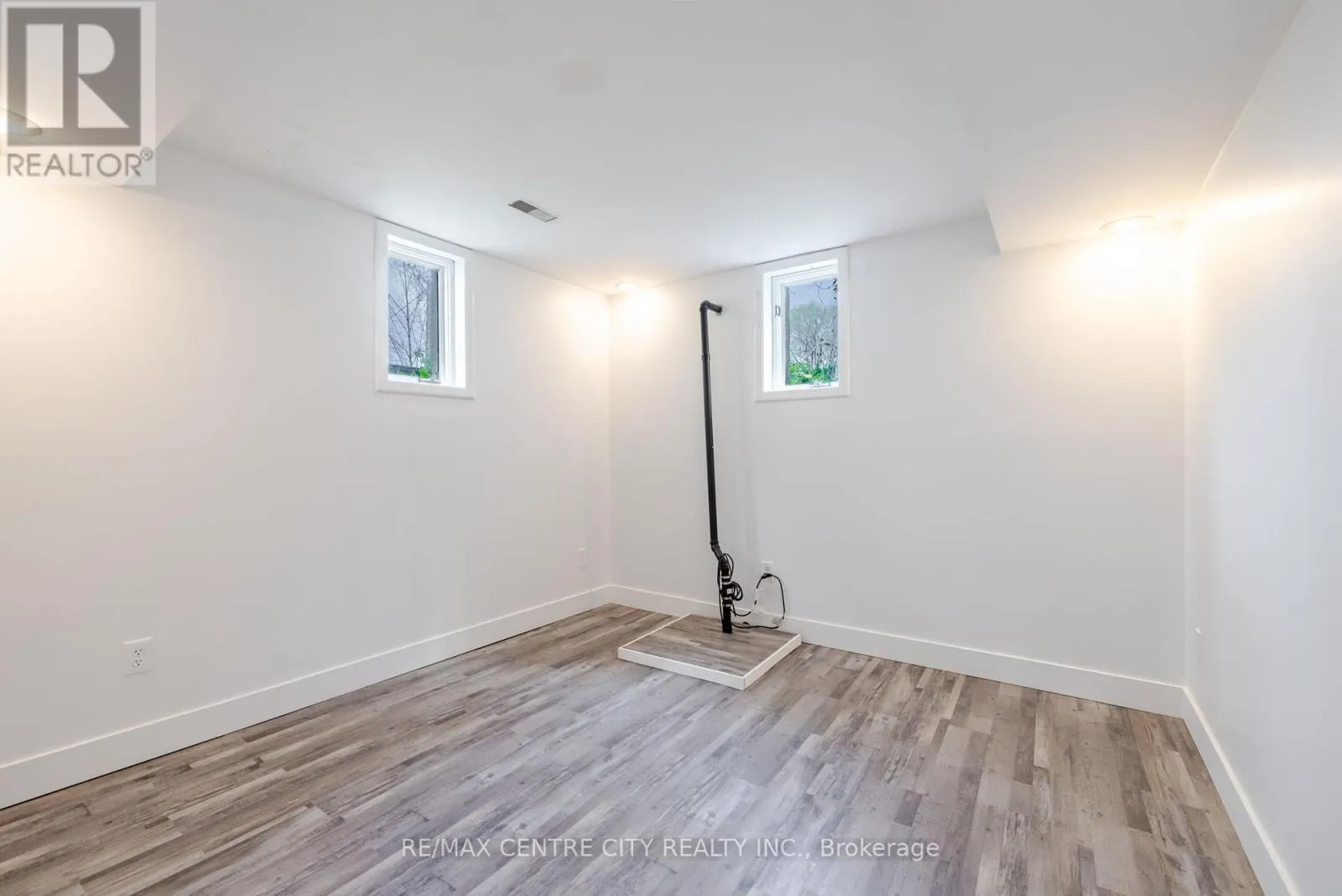 7641 LAKESHORE ROAD