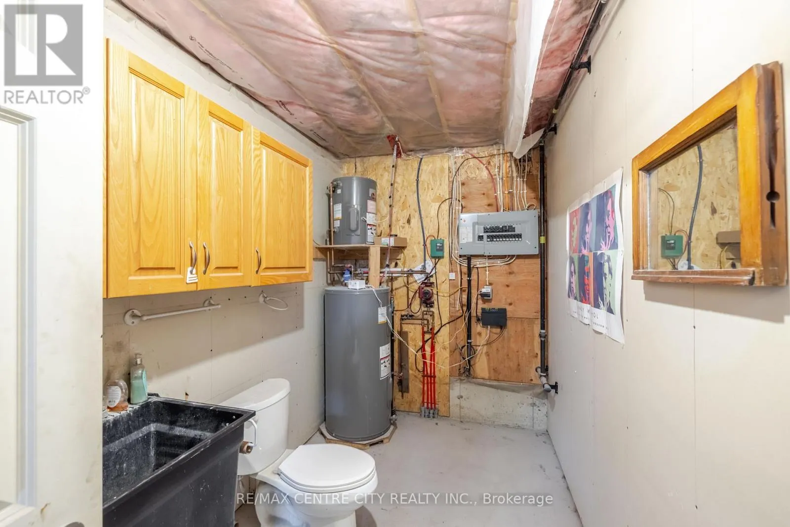 7641 LAKESHORE ROAD