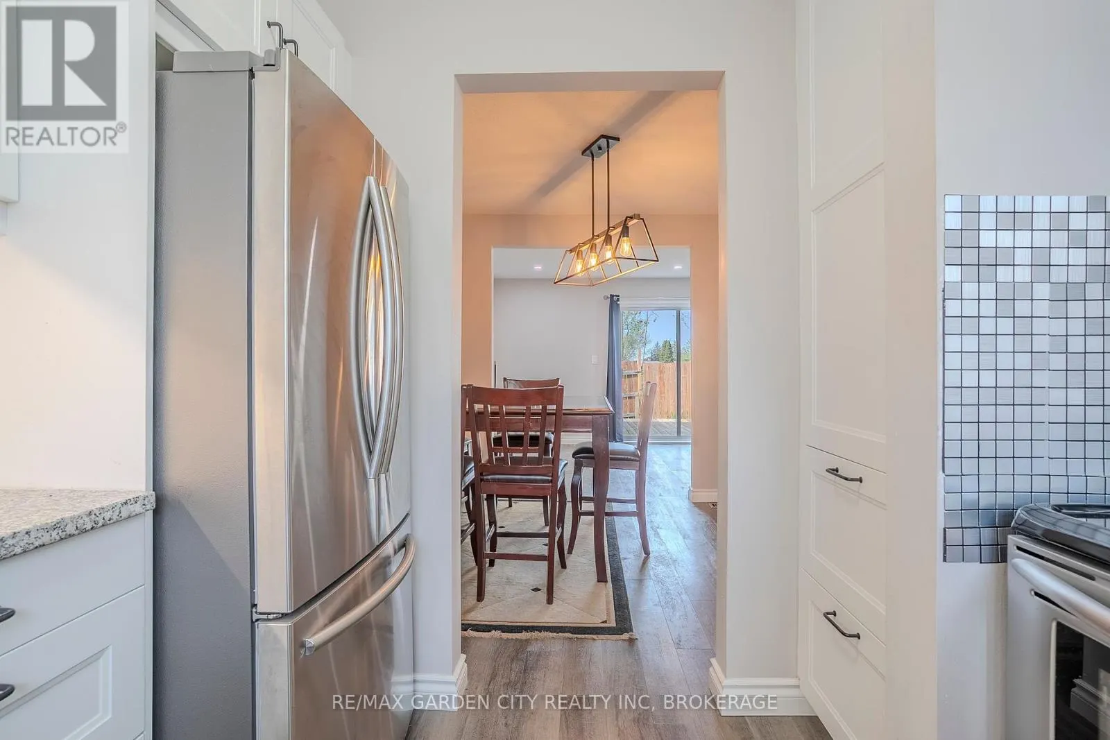 15 - 149 ST. CATHARINES STREET, #15