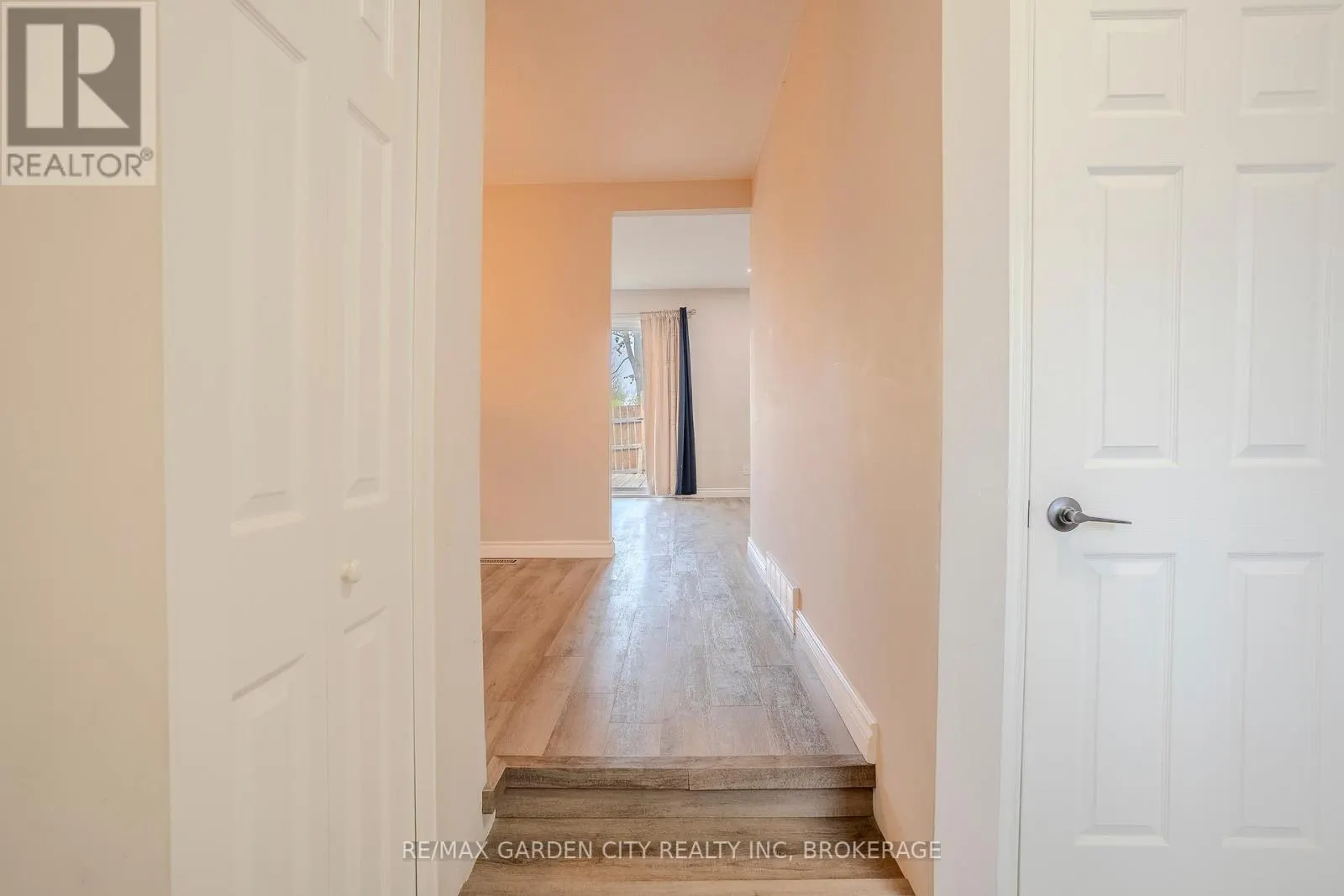 15 - 149 ST. CATHARINES STREET, #15