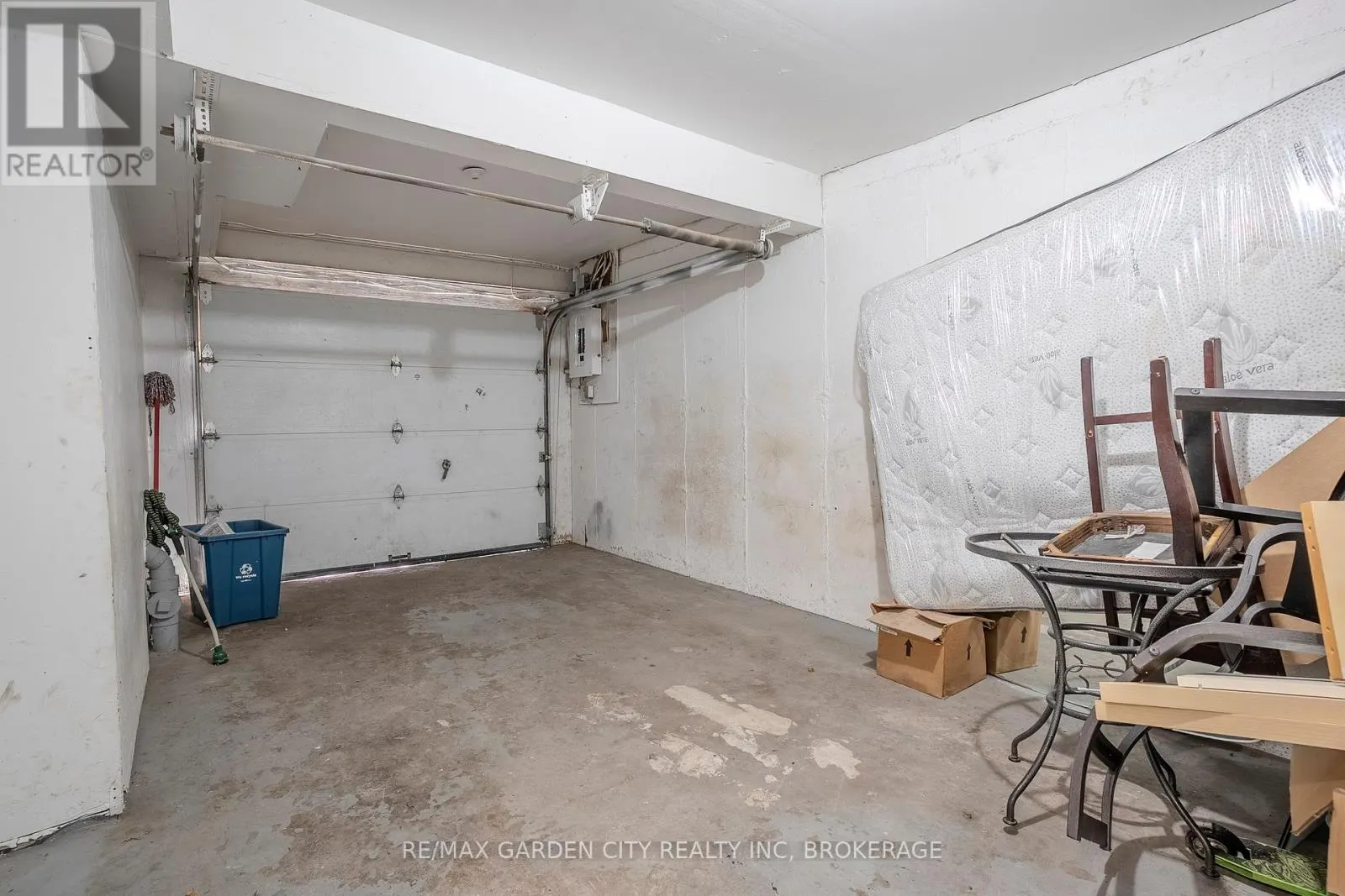 15 - 149 ST. CATHARINES STREET, #15