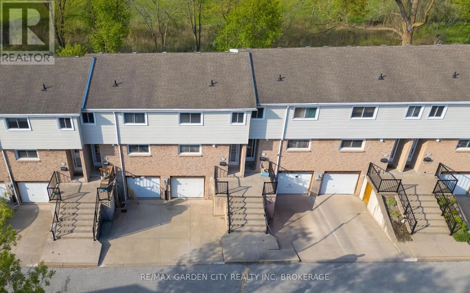 15 - 149 ST. CATHARINES STREET, #15