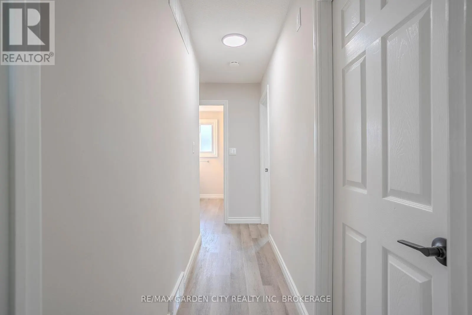 15 - 149 ST. CATHARINES STREET, #15