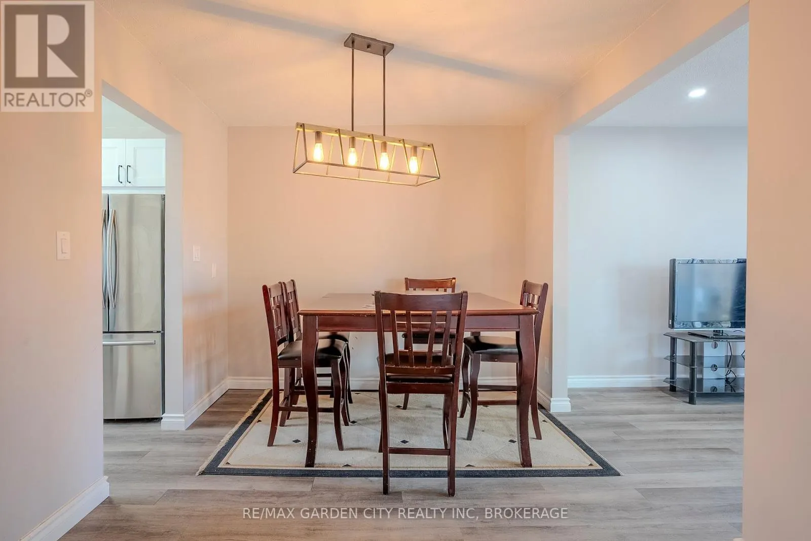 15 - 149 ST. CATHARINES STREET, #15