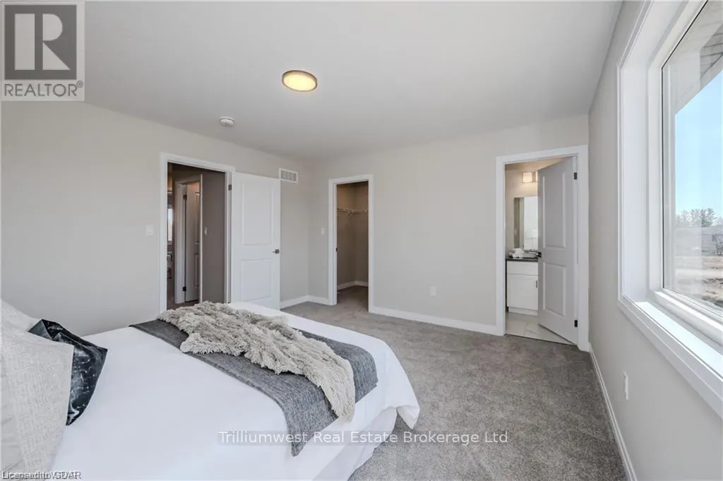 73 AYR MEADOWS CRESCENT