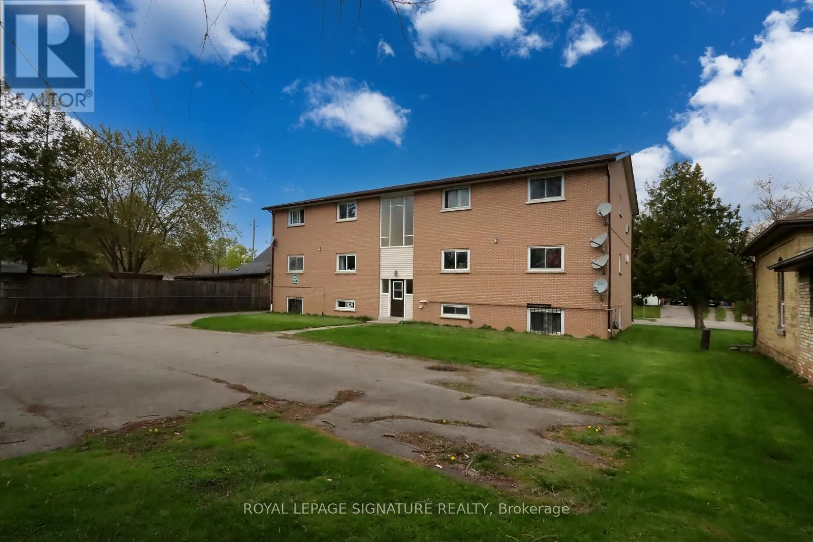 276 GRAND RIVER AVENUE