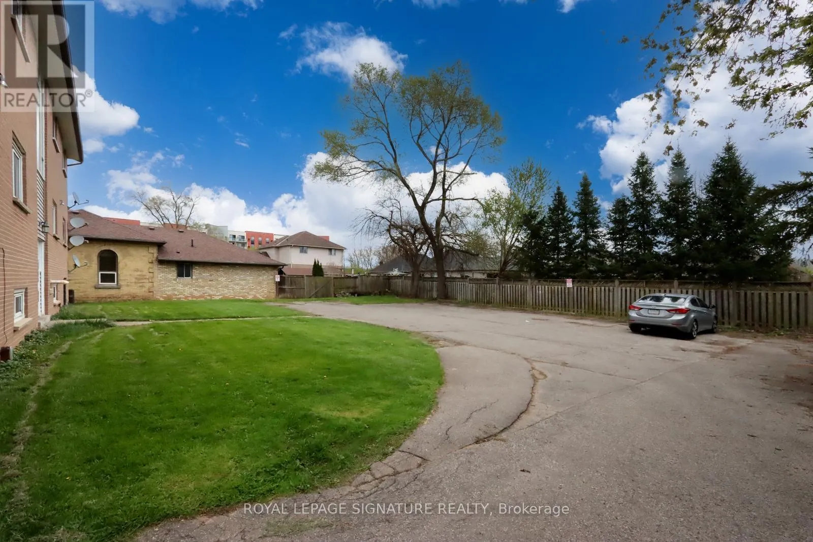 276 GRAND RIVER AVENUE