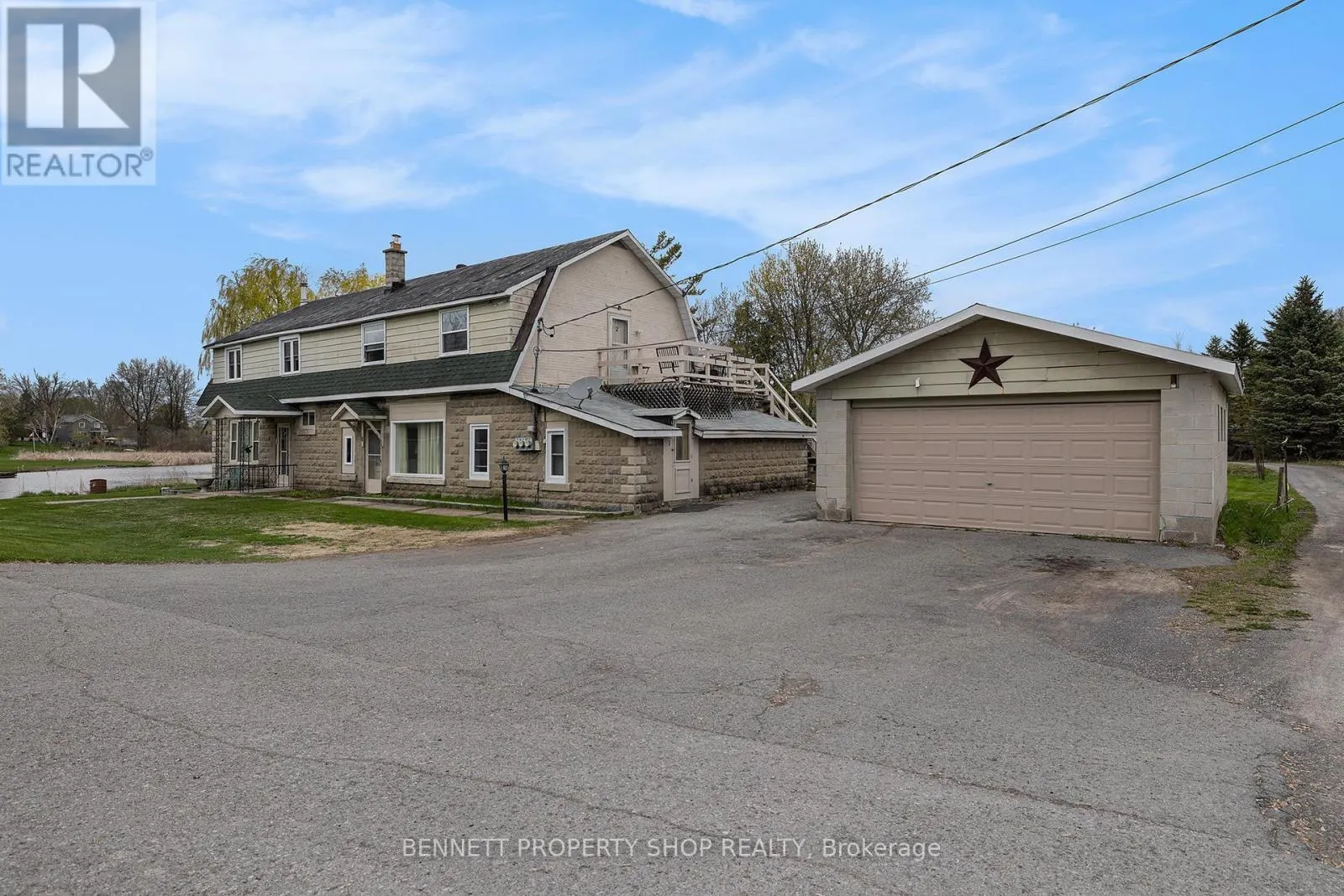 6763 RIDEAU VALLEY DRIVE S