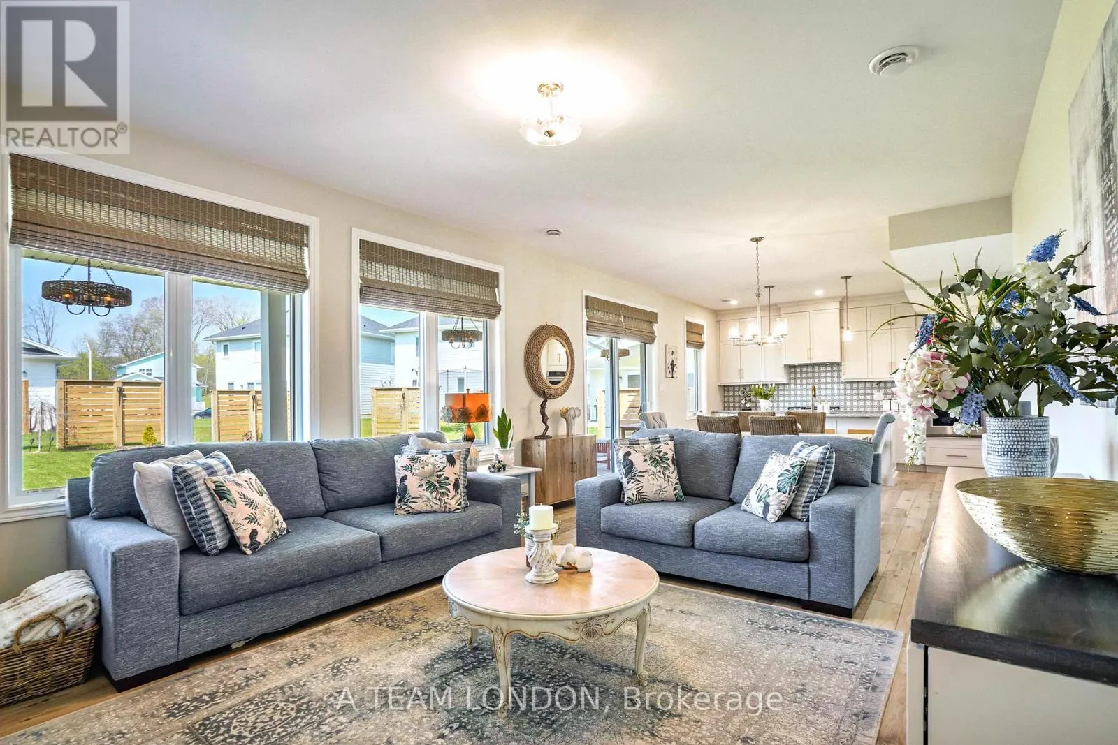35 REGATTA WAY