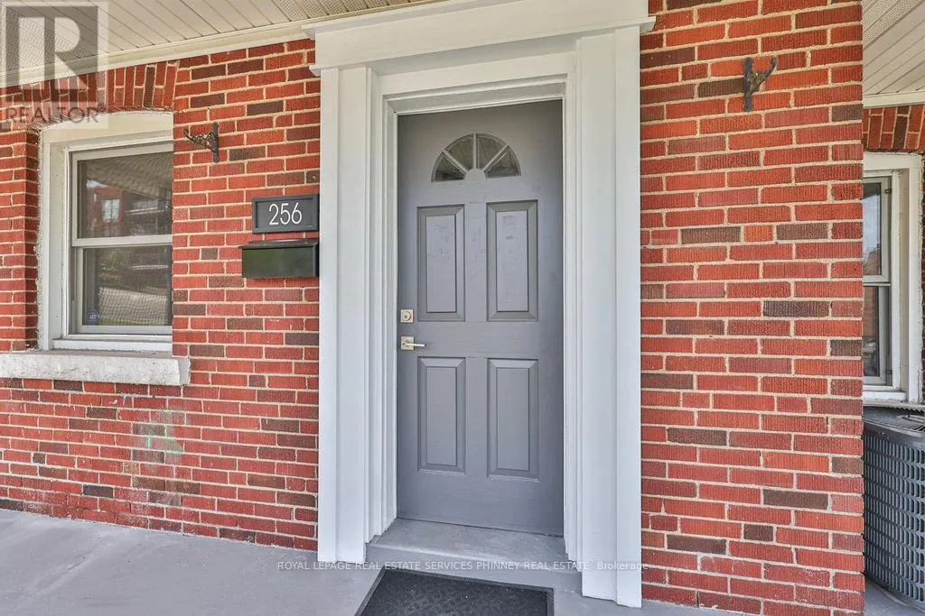 256 WALTER AVENUE S