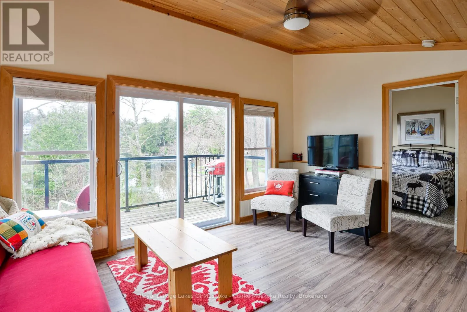 7 - 7 SILVER POINT ROAD, #7