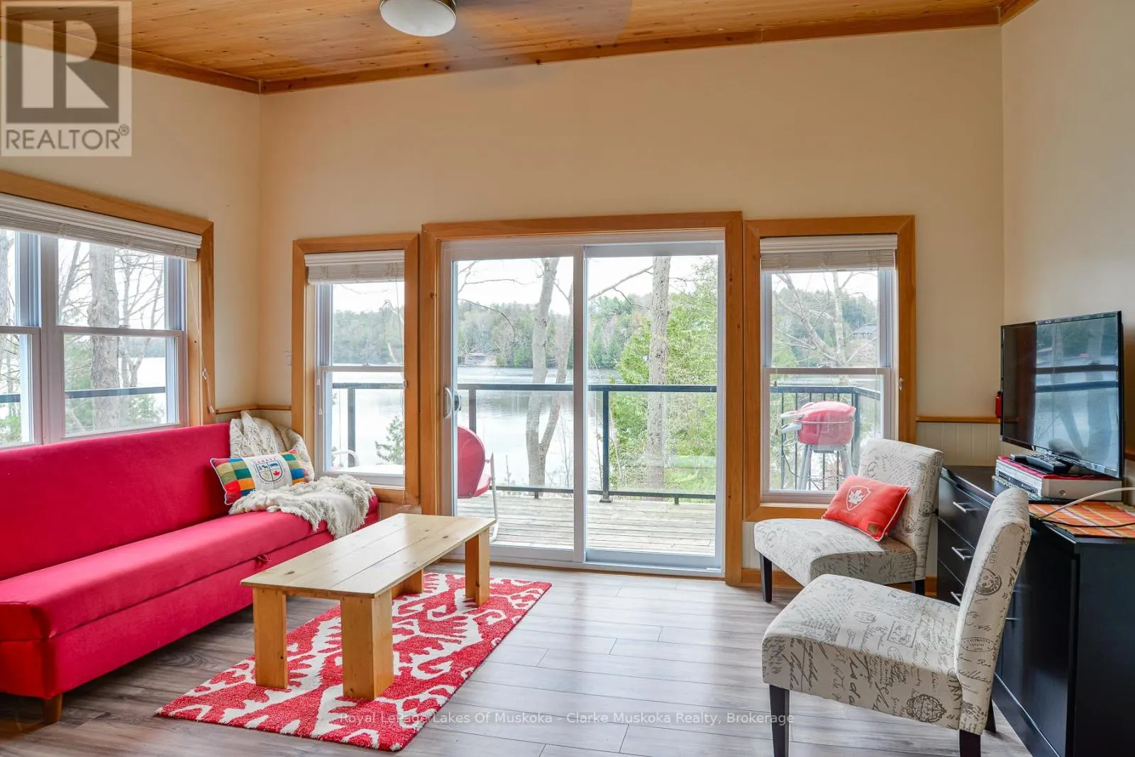 7 - 7 SILVER POINT ROAD, #7