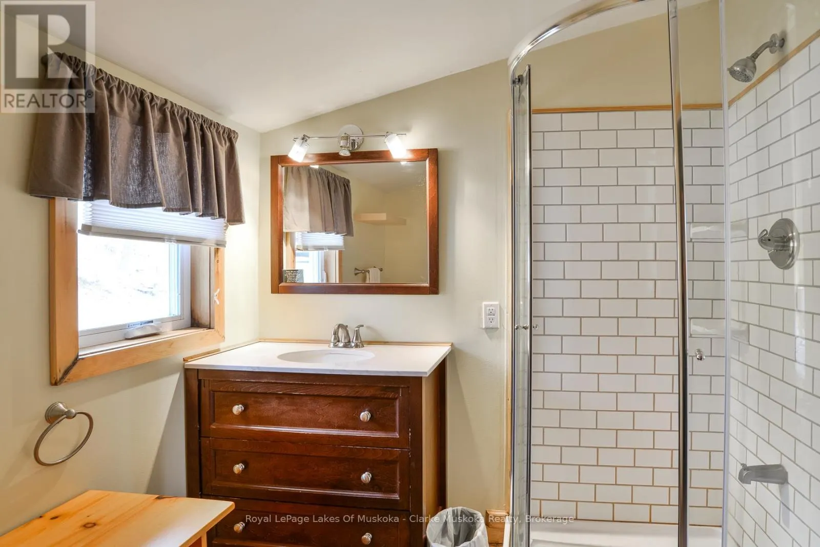 7 - 7 SILVER POINT ROAD, #7