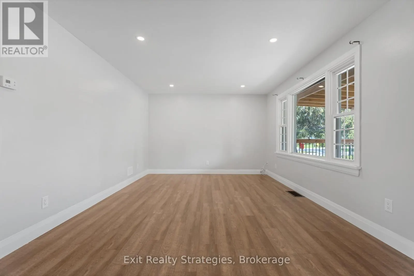 9 HEYWOOD AVENUE