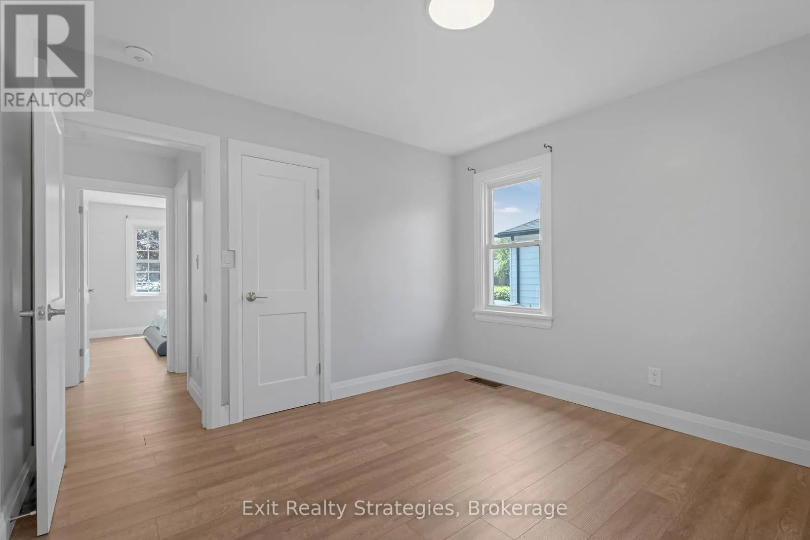 9 HEYWOOD AVENUE
