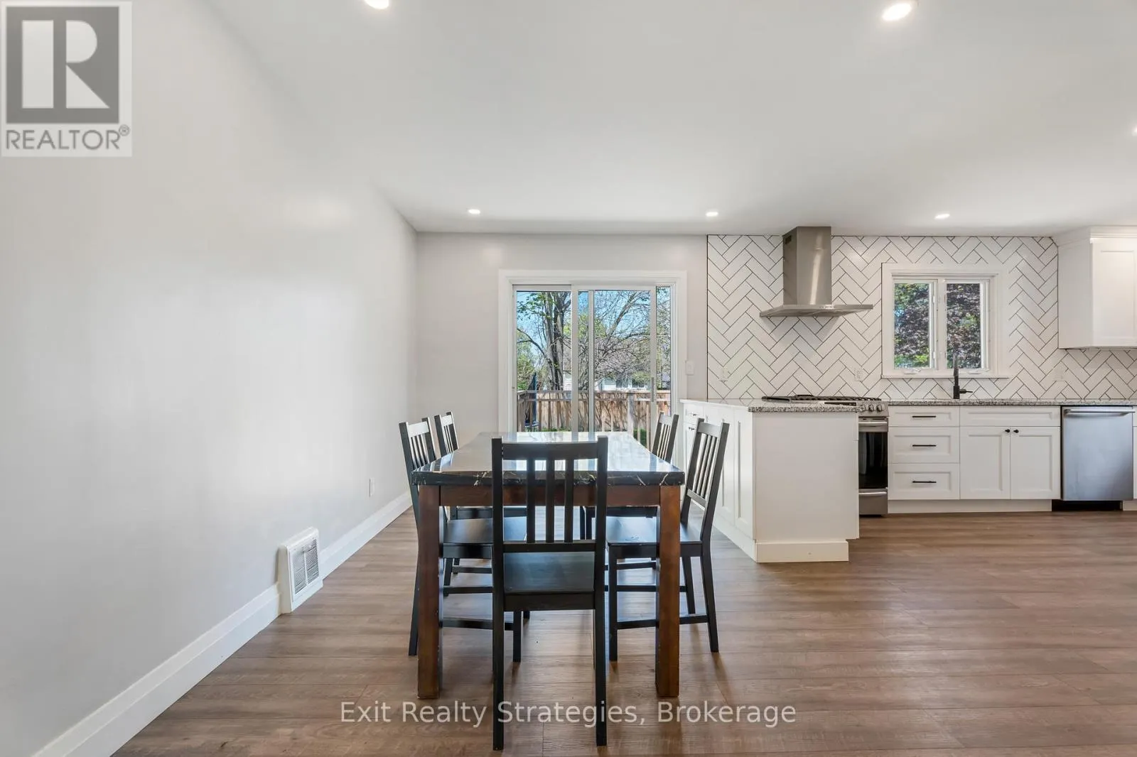 9 HEYWOOD AVENUE