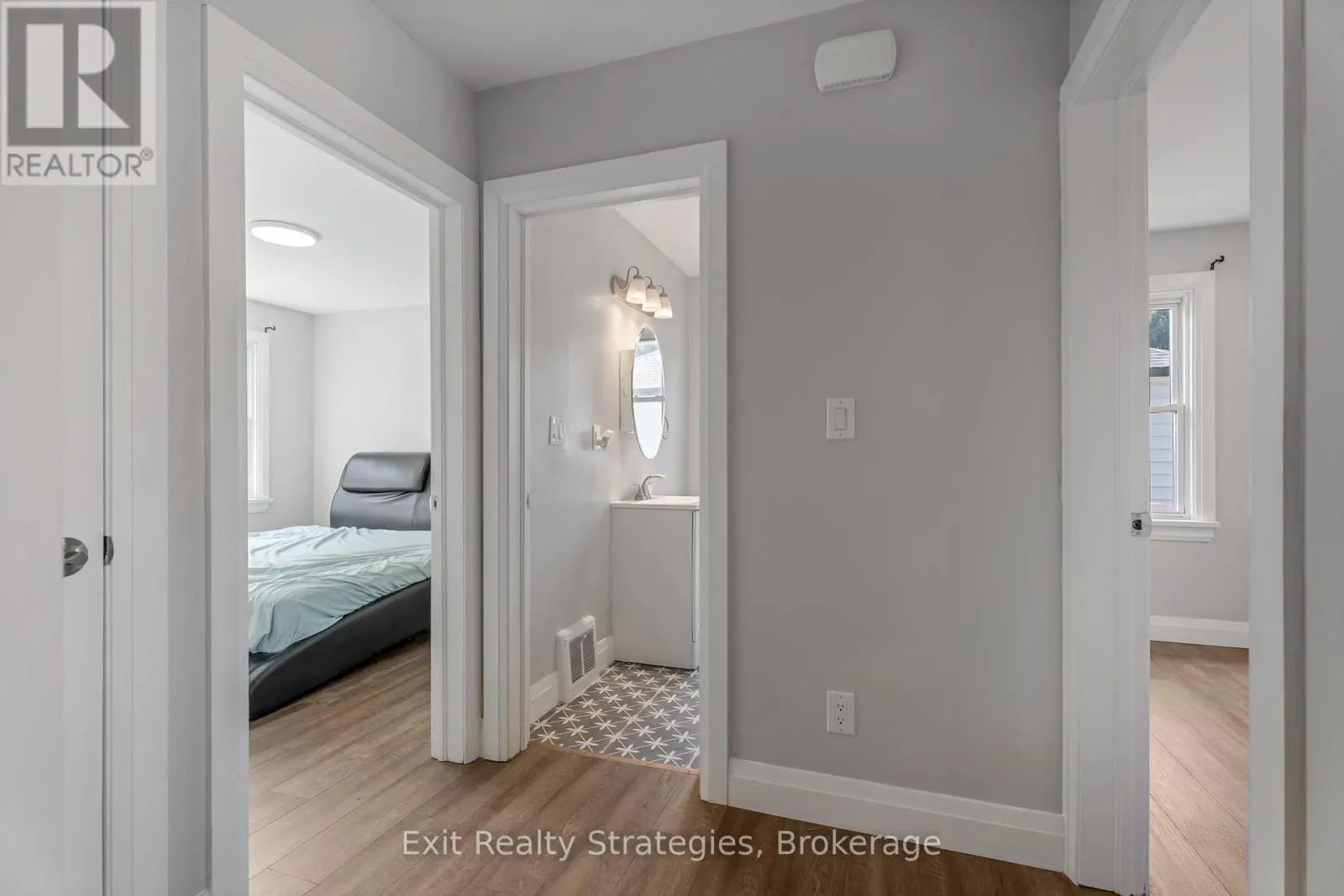 9 HEYWOOD AVENUE