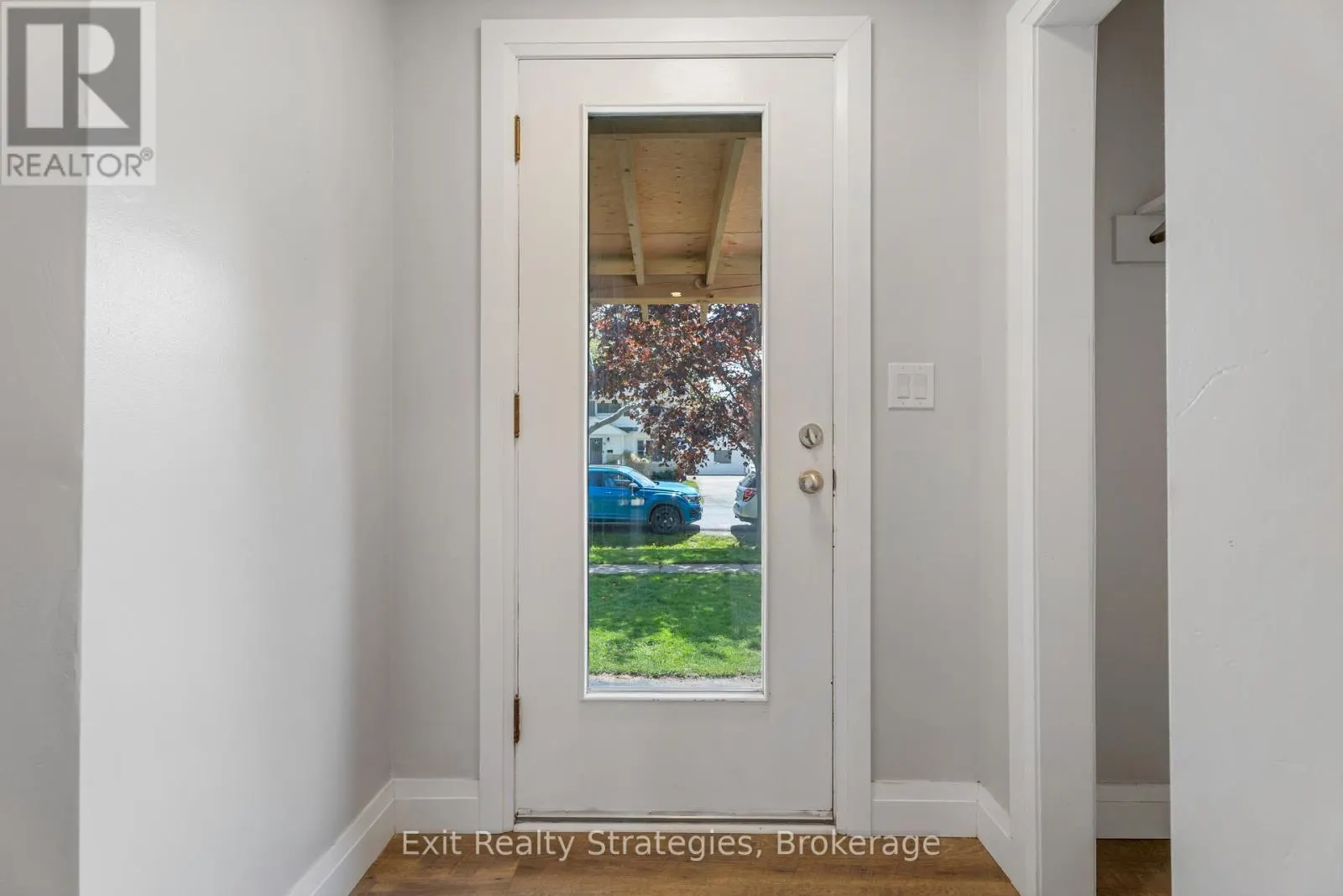 9 HEYWOOD AVENUE