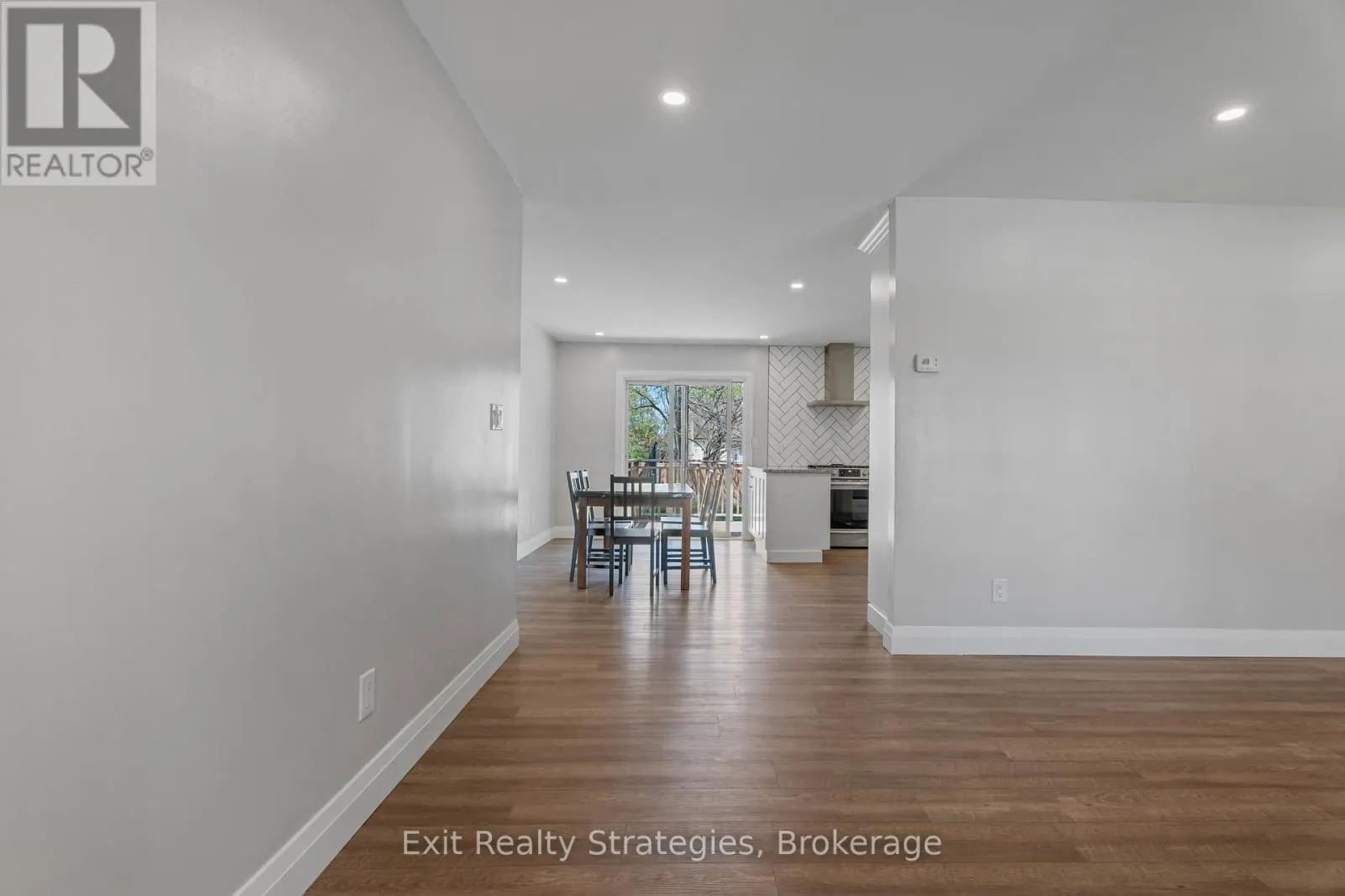 9 HEYWOOD AVENUE