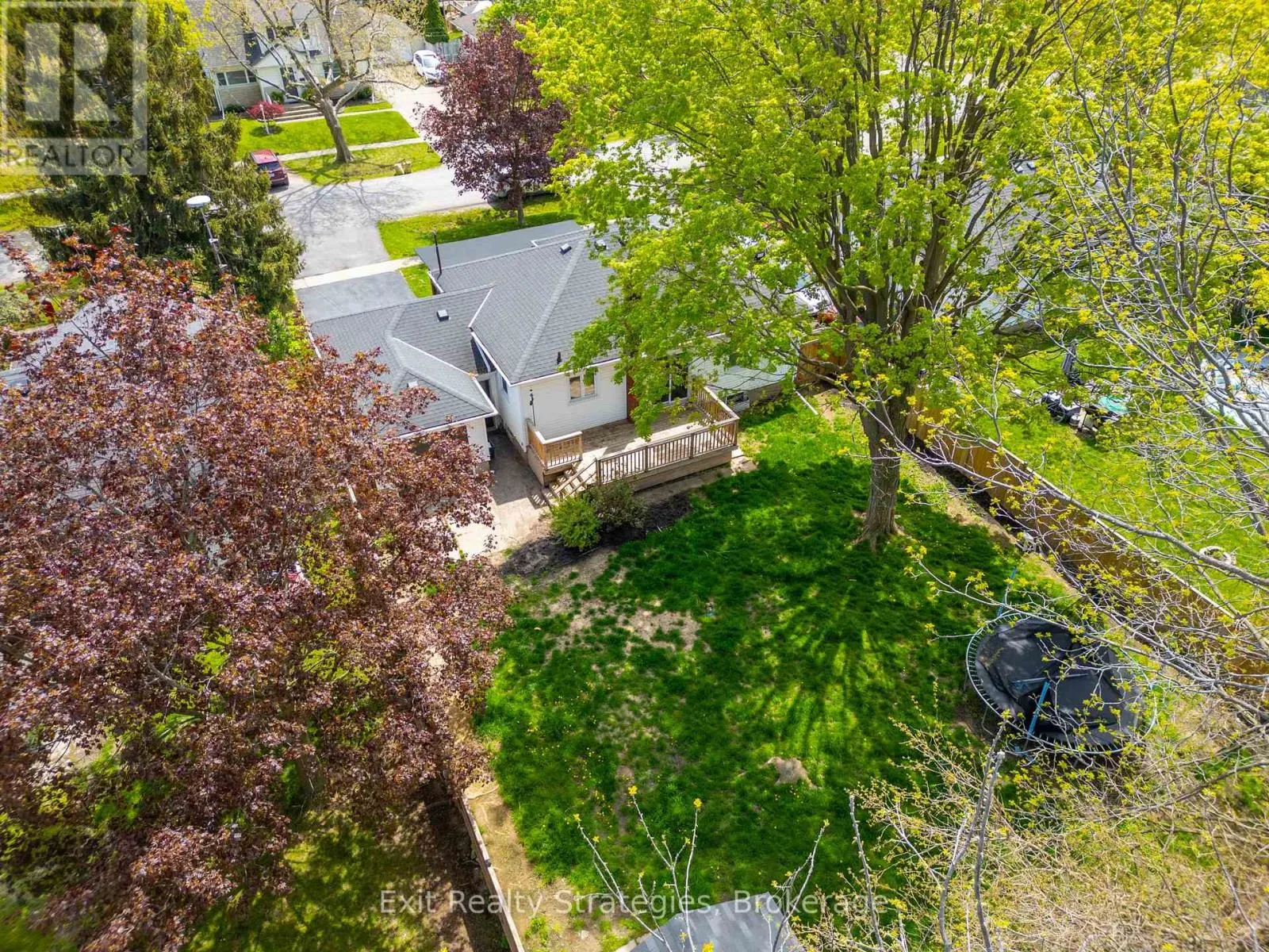 9 HEYWOOD AVENUE