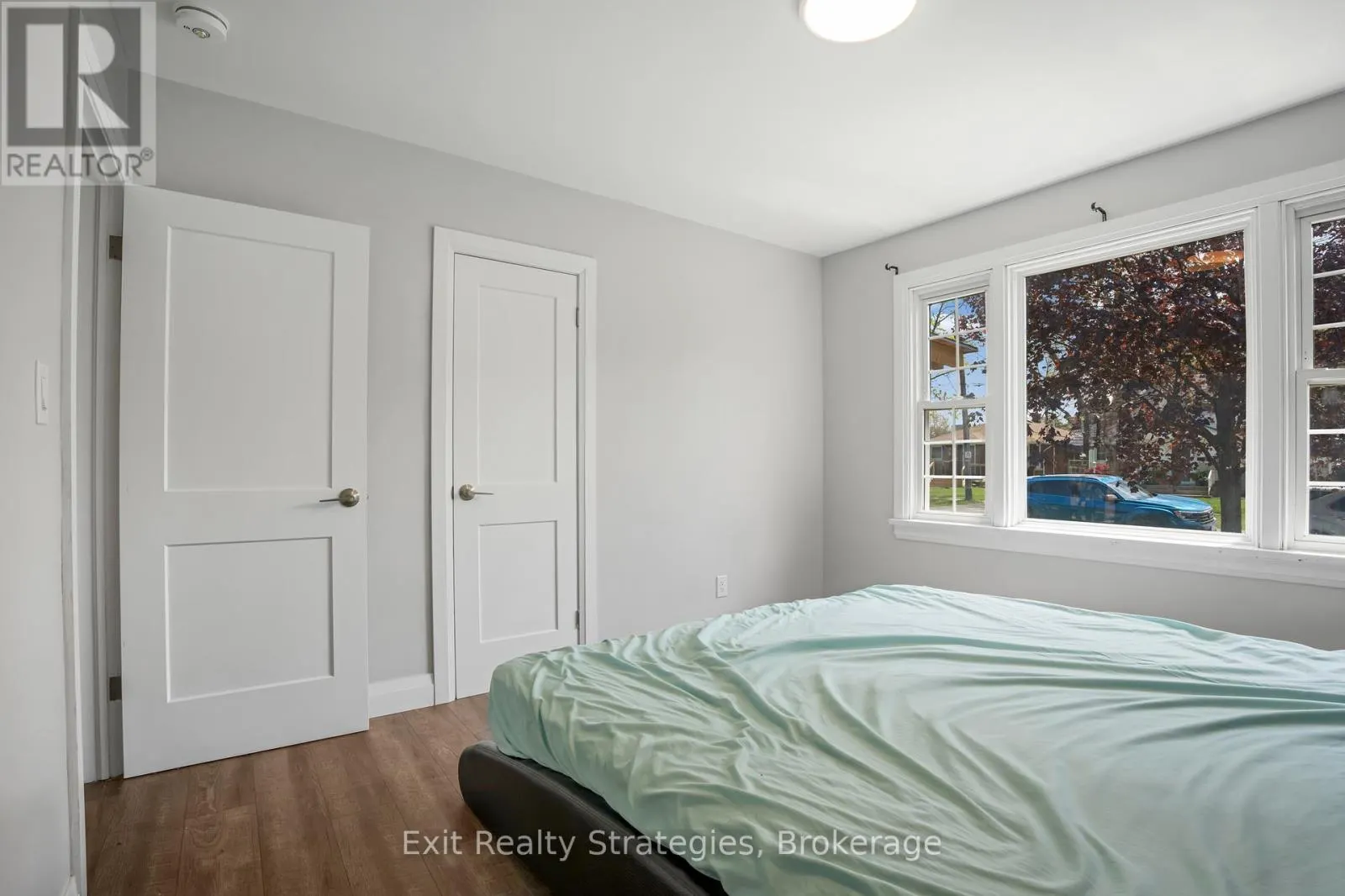 9 HEYWOOD AVENUE
