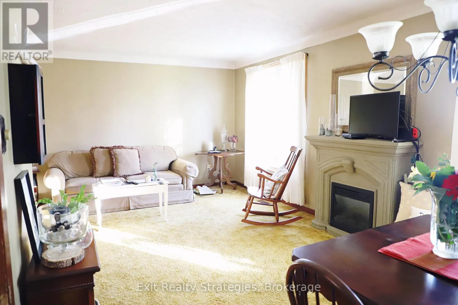 35 MCDONAGH CRESCENT W