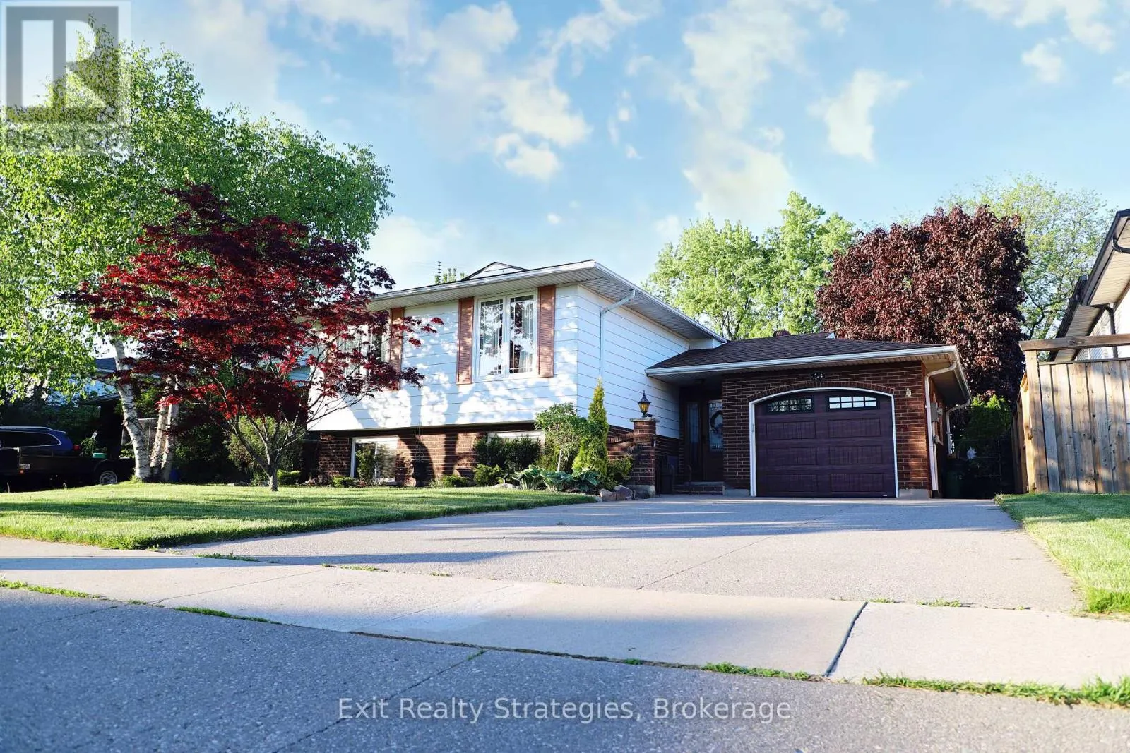 35 MCDONAGH CRESCENT W