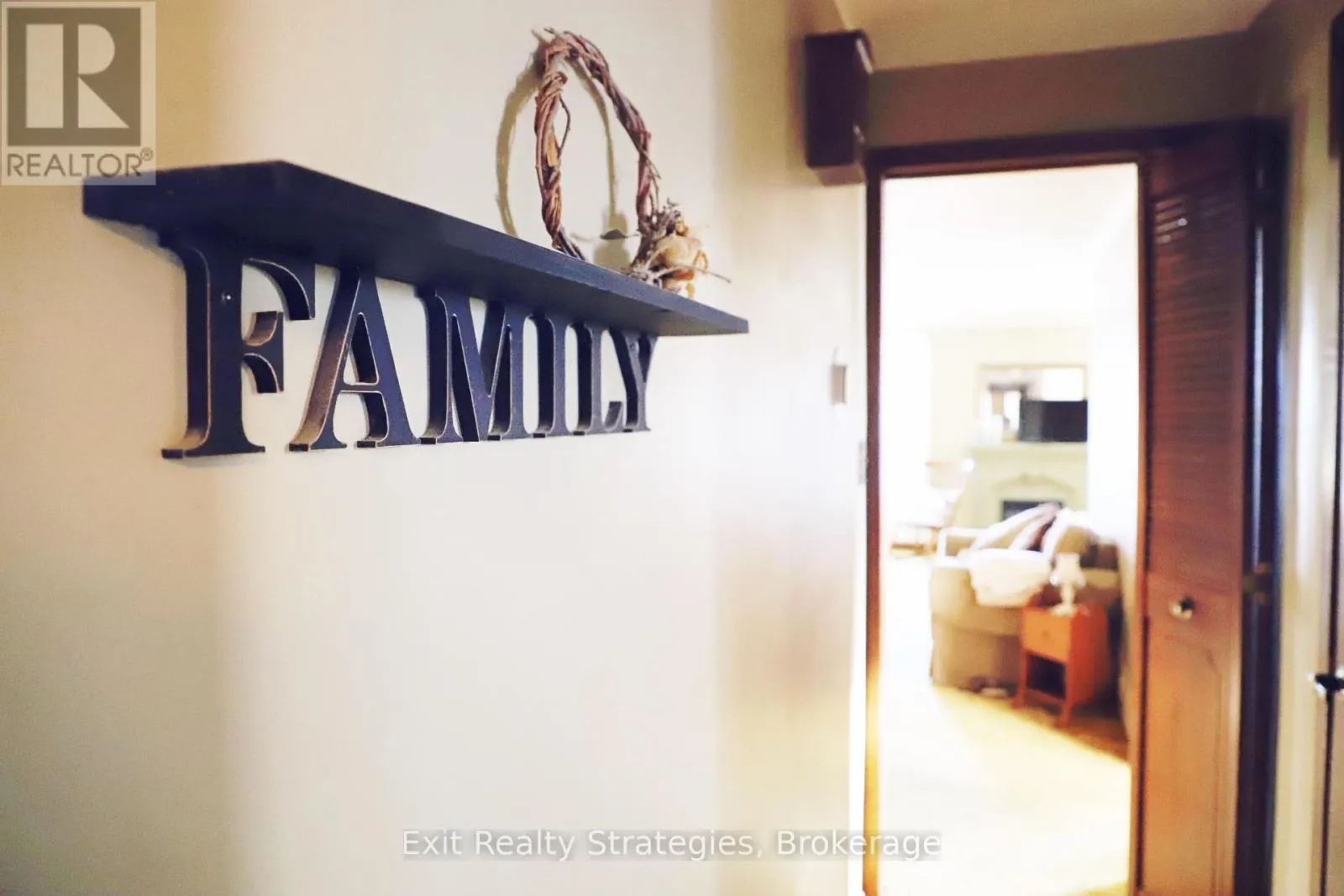 35 MCDONAGH CRESCENT W