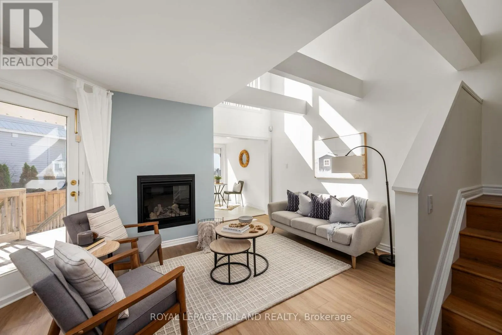 3 - 374 EDITH CAVELL BOULEVARD, #3