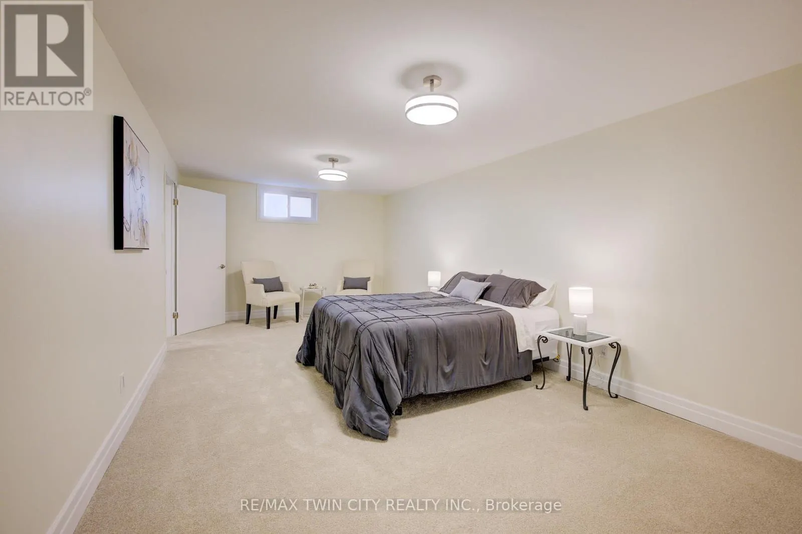 439 NORTHLAKE DRIVE
