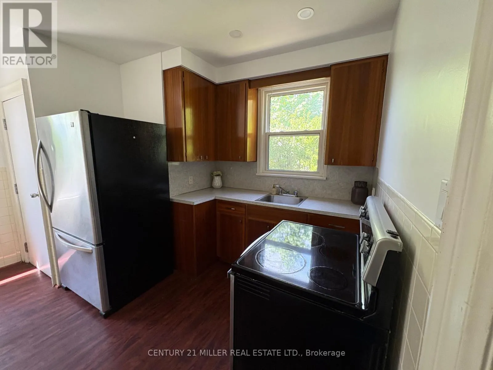 59 LONGWOOD ROAD N