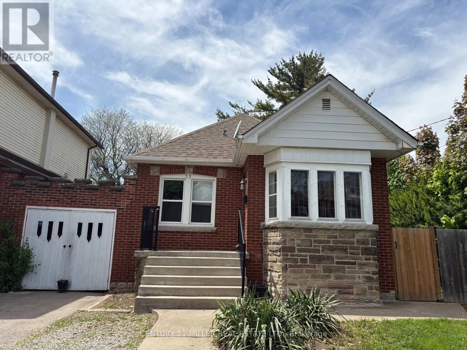 59 LONGWOOD ROAD N