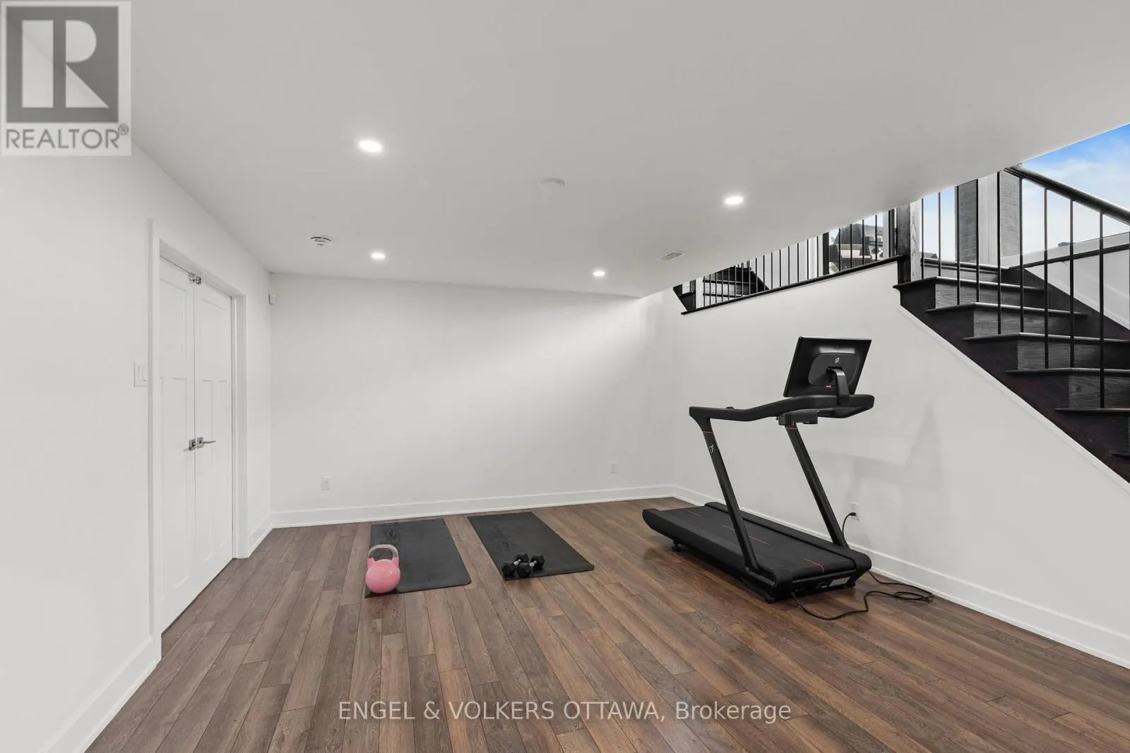 312 SHOREWAY DRIVE. DRIVE