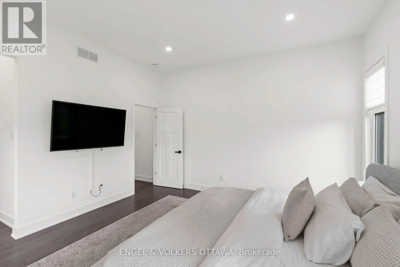 312 SHOREWAY DRIVE. DRIVE