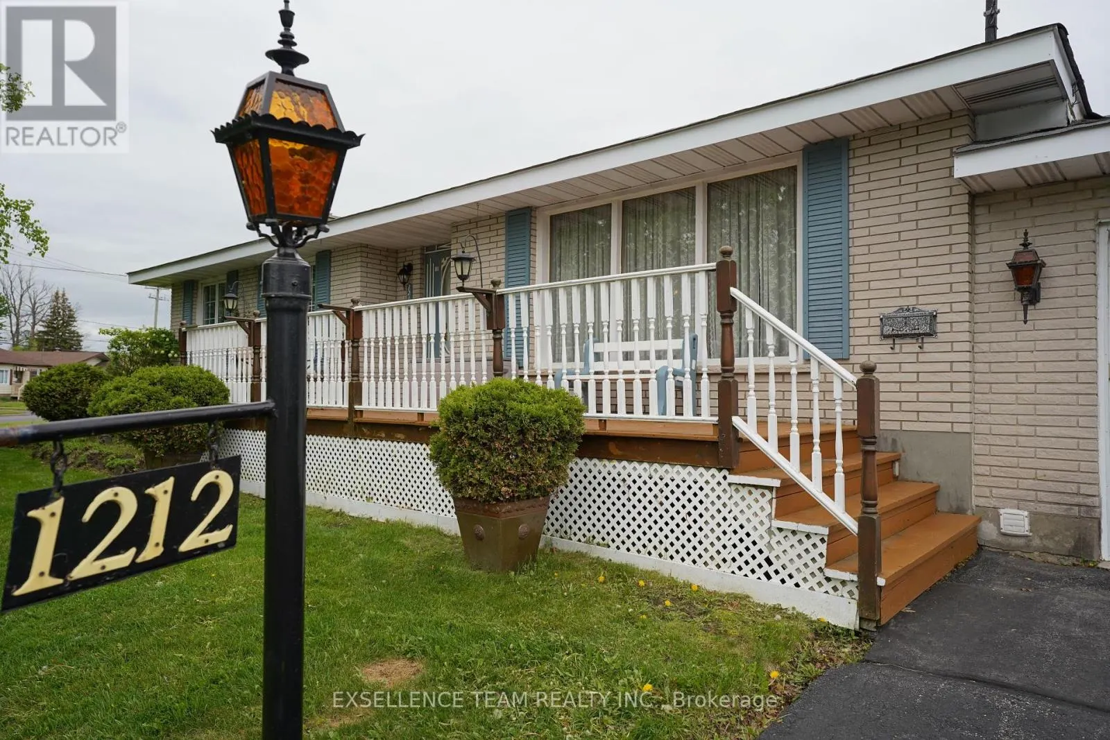 1212 BRODEUR STREET
