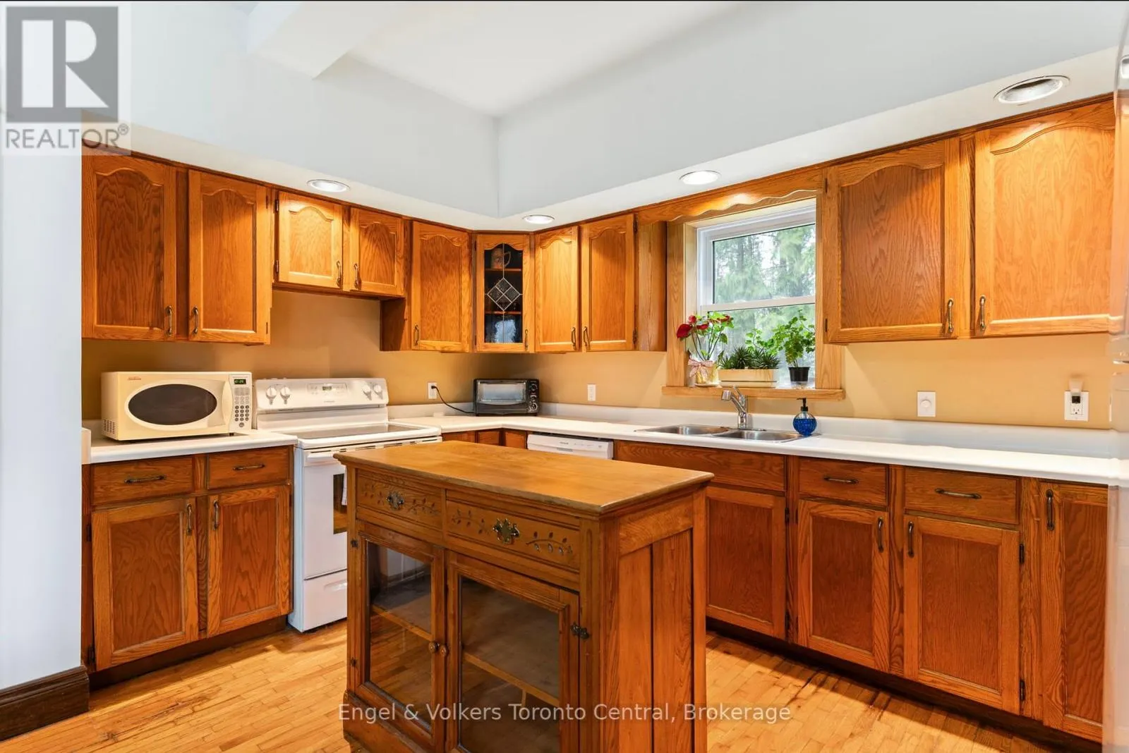 145693 GREY RD 12 ROAD
