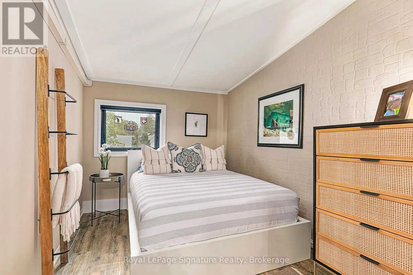 41 BRUCE STREET S
