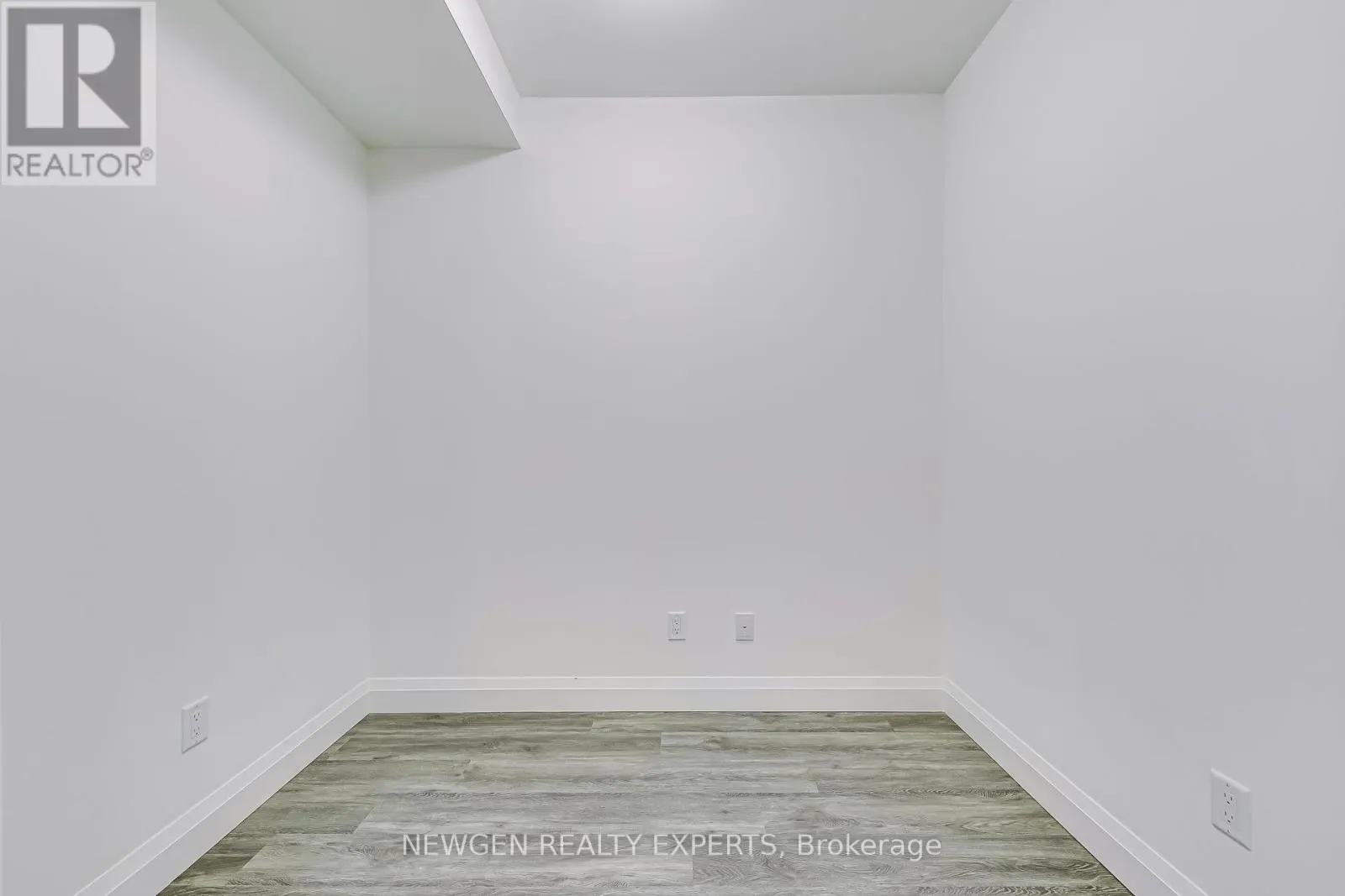 302 - 30 HAMILTON STREET