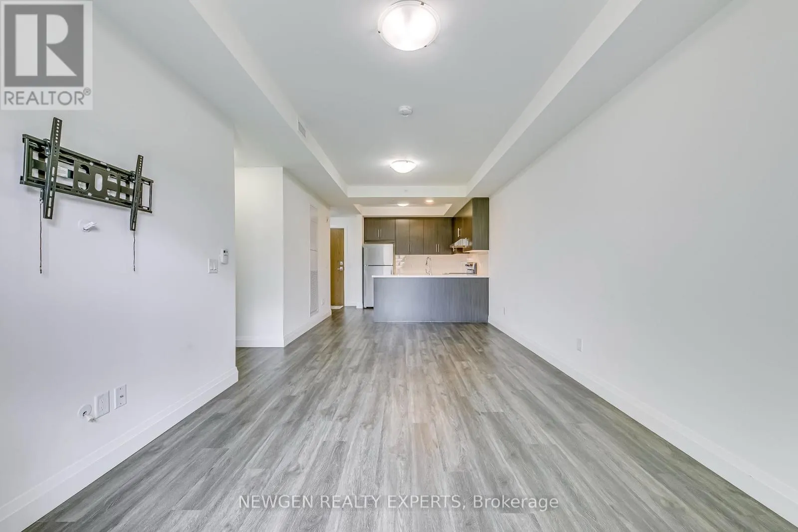 302 - 30 HAMILTON STREET