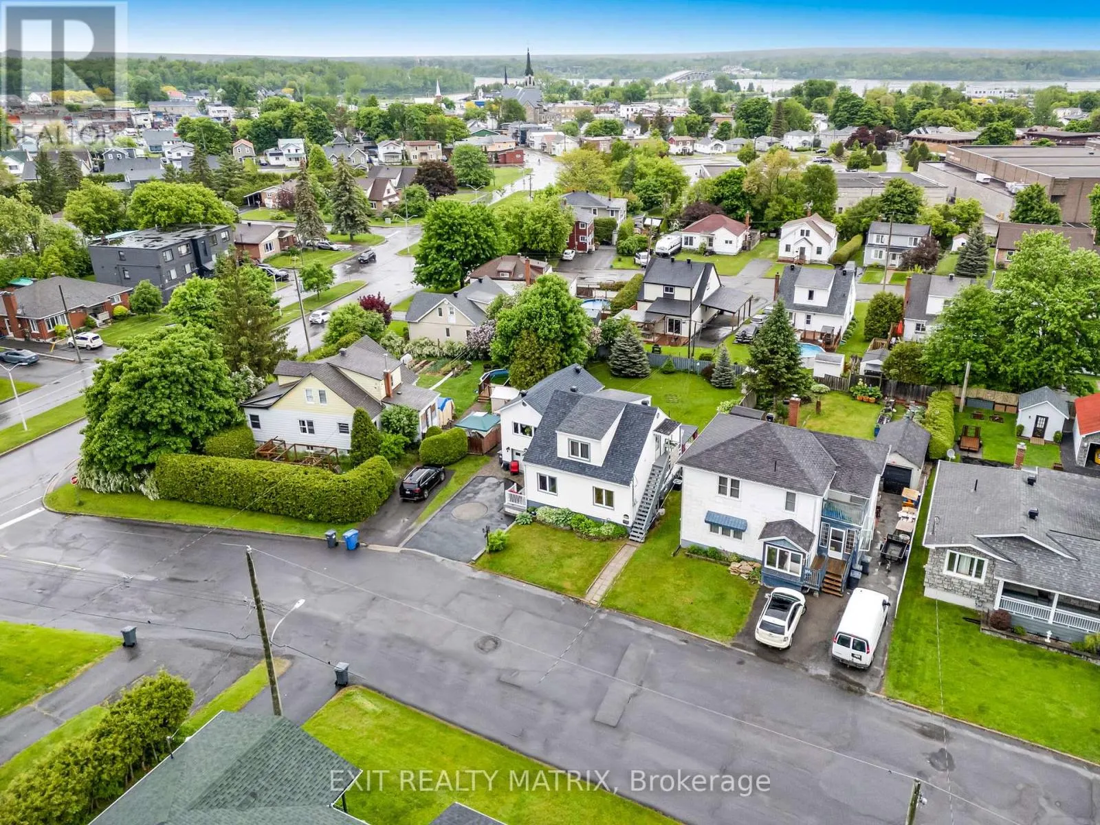 421-423 GARNEAU ROAD