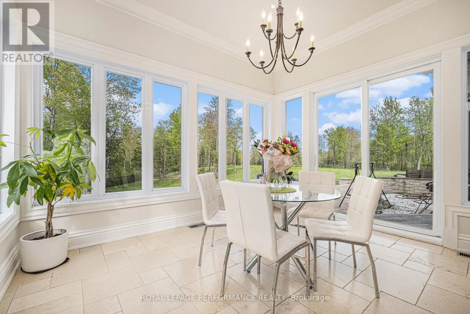 1413 BLACKHORSE COURT