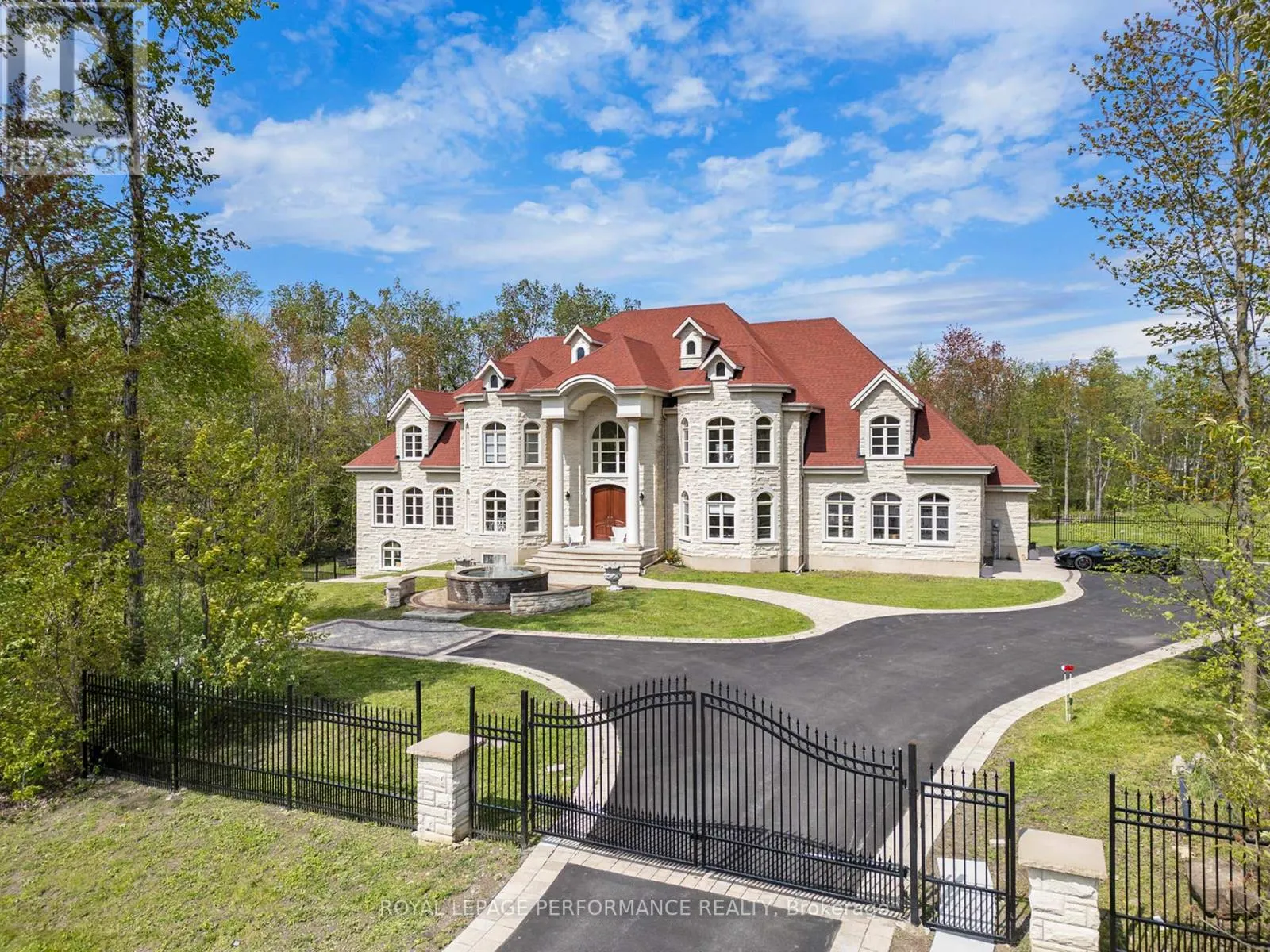 1413 BLACKHORSE COURT