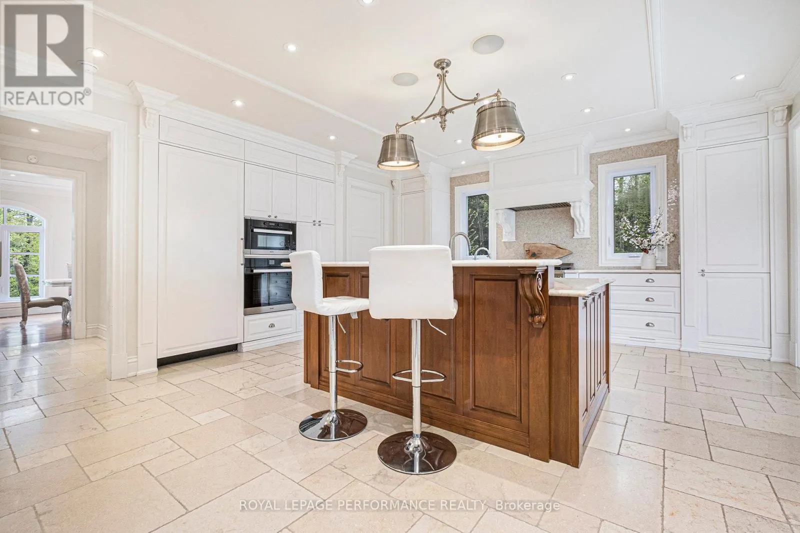 1413 BLACKHORSE COURT