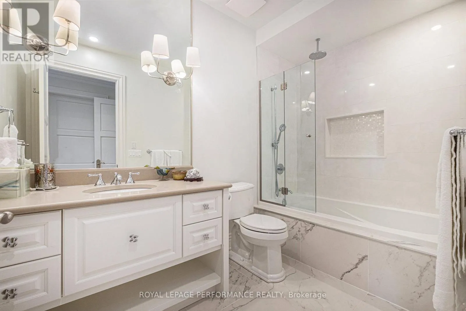 1413 BLACKHORSE COURT