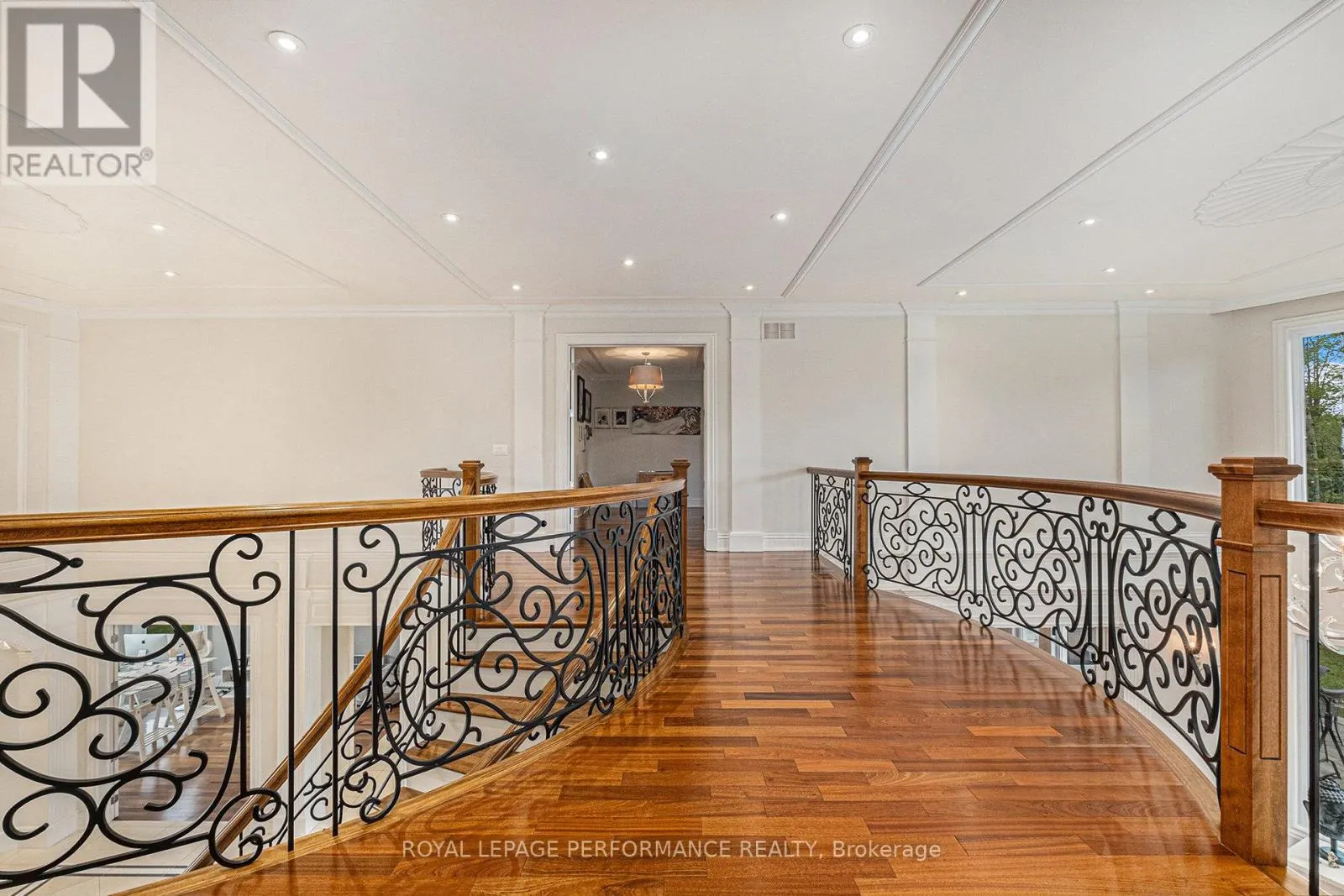 1413 BLACKHORSE COURT