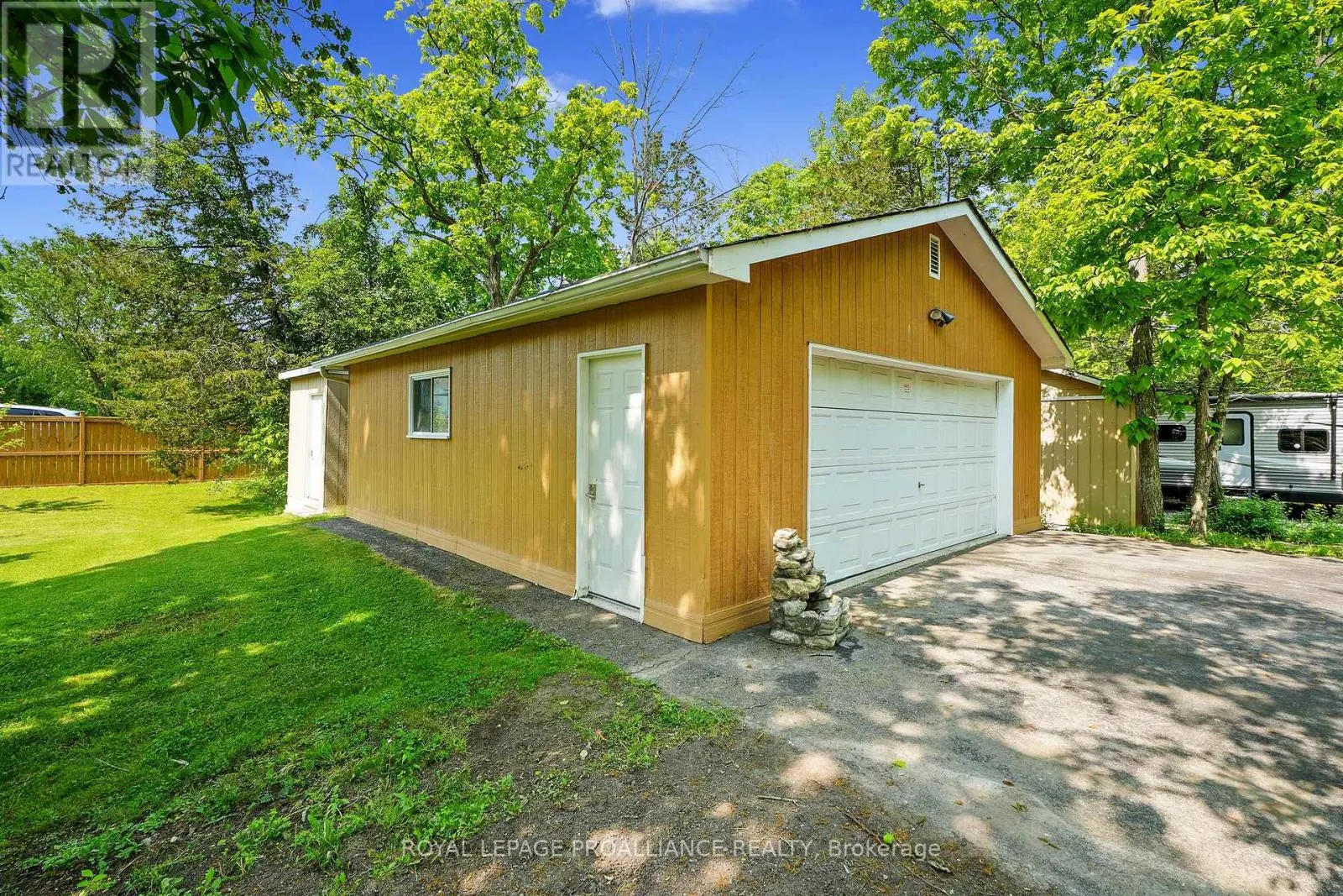 269 HILLSIDE DRIVE