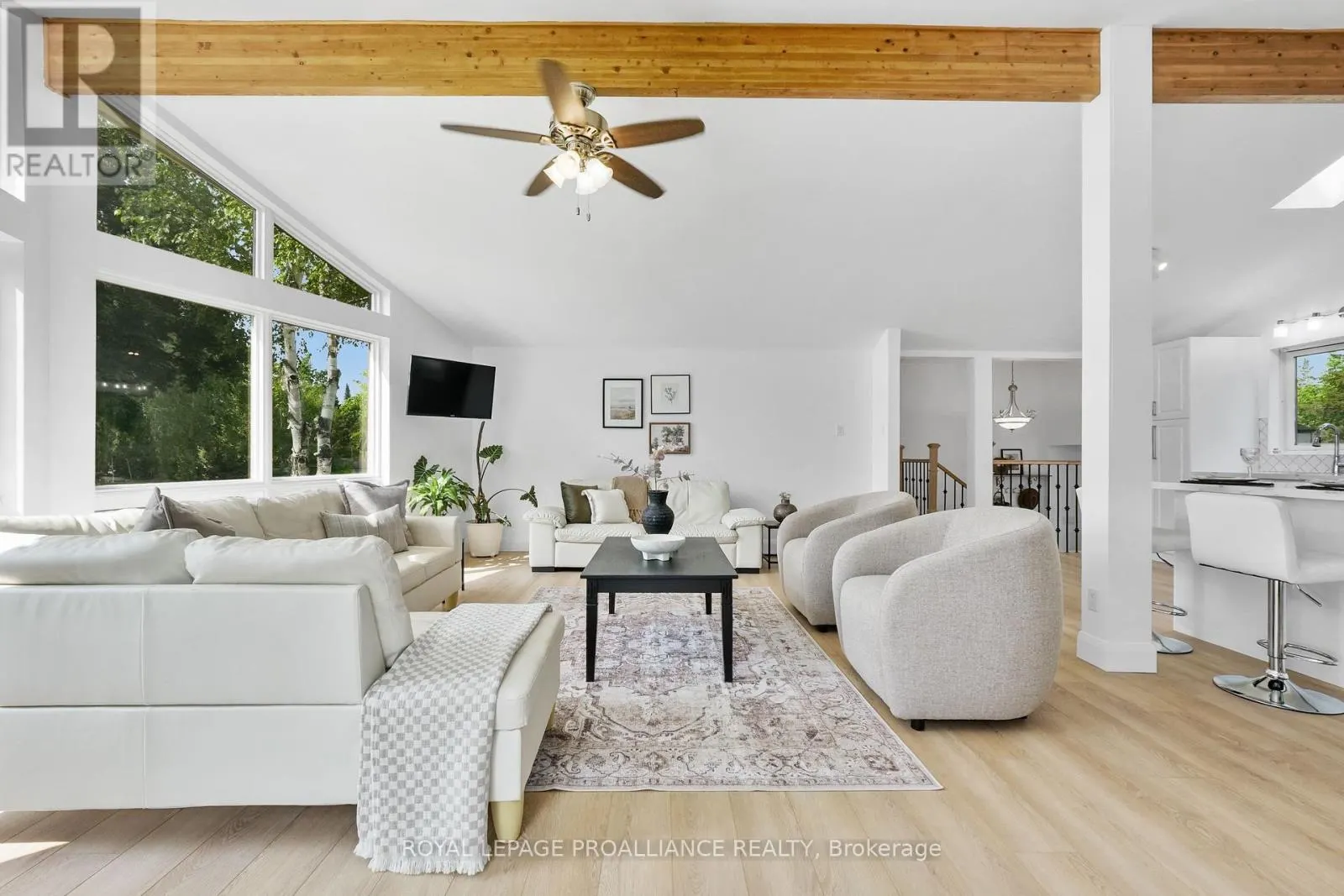 269 HILLSIDE DRIVE