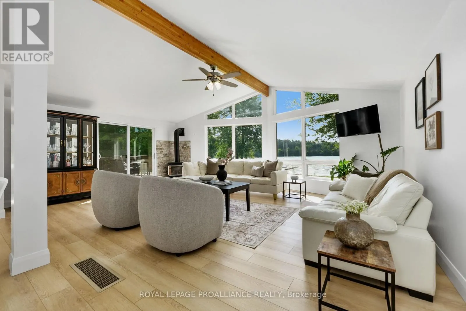 269 HILLSIDE DRIVE