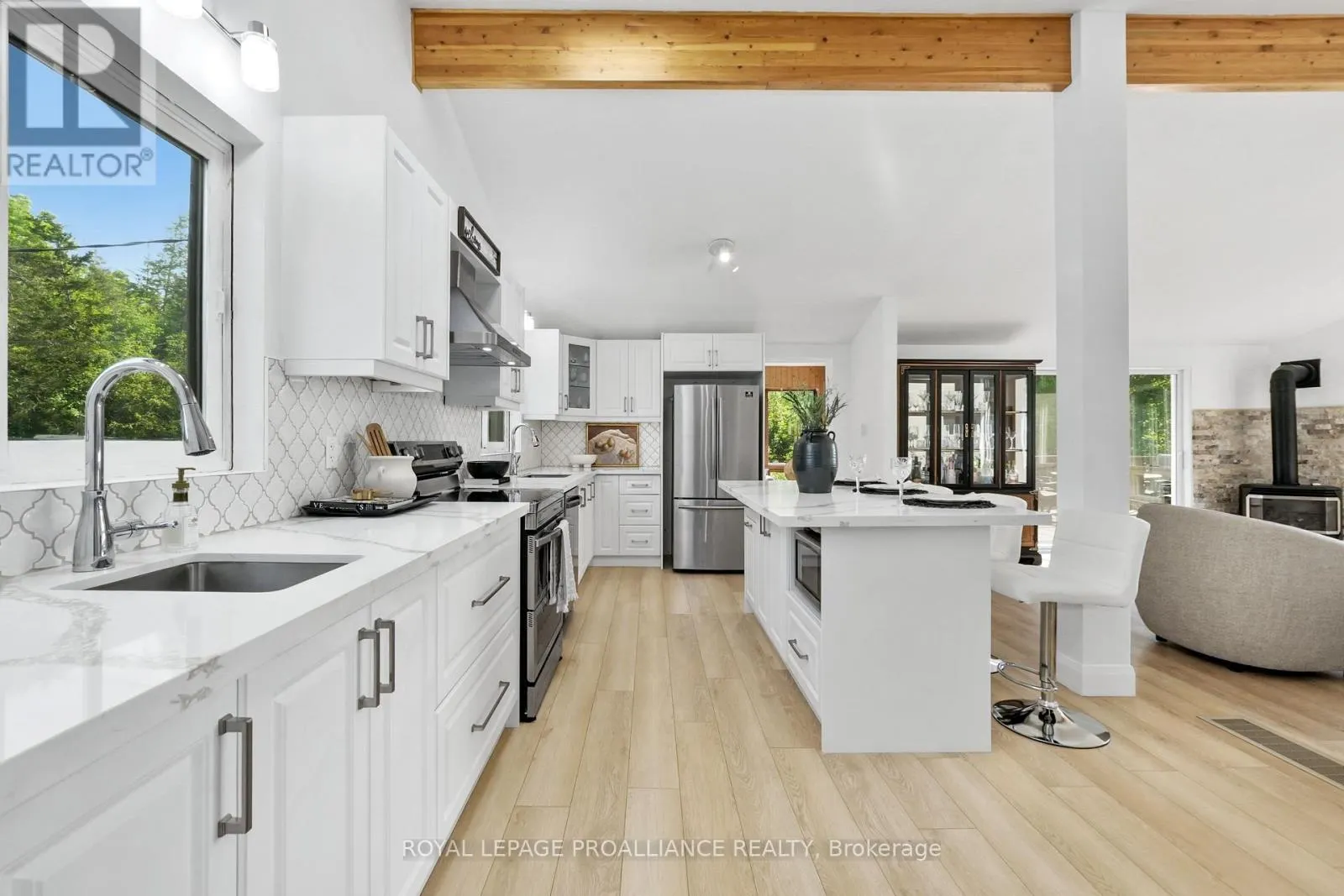 269 HILLSIDE DRIVE
